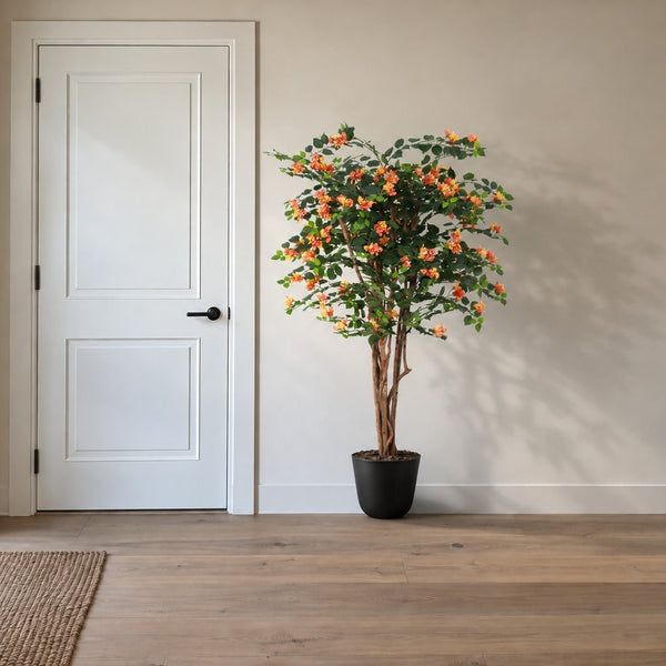 Kunst Bougainvillea oranje 160cm in woonkamer — close-up real trunk