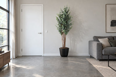 Kunst Eucalyptus groen 200cm in woonkamer