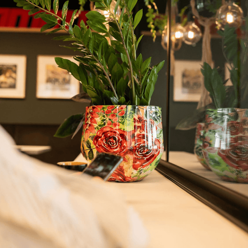 





Designad av Lammie Pot Rose Rouge - Detail view kunstplant
